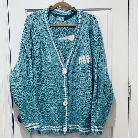 Taylor Swift 1989 cardigan